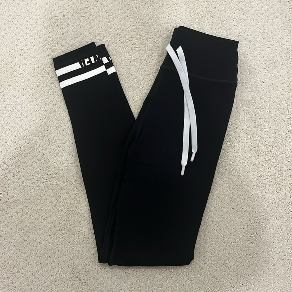 White Fox Boutique Leggings - Size XS